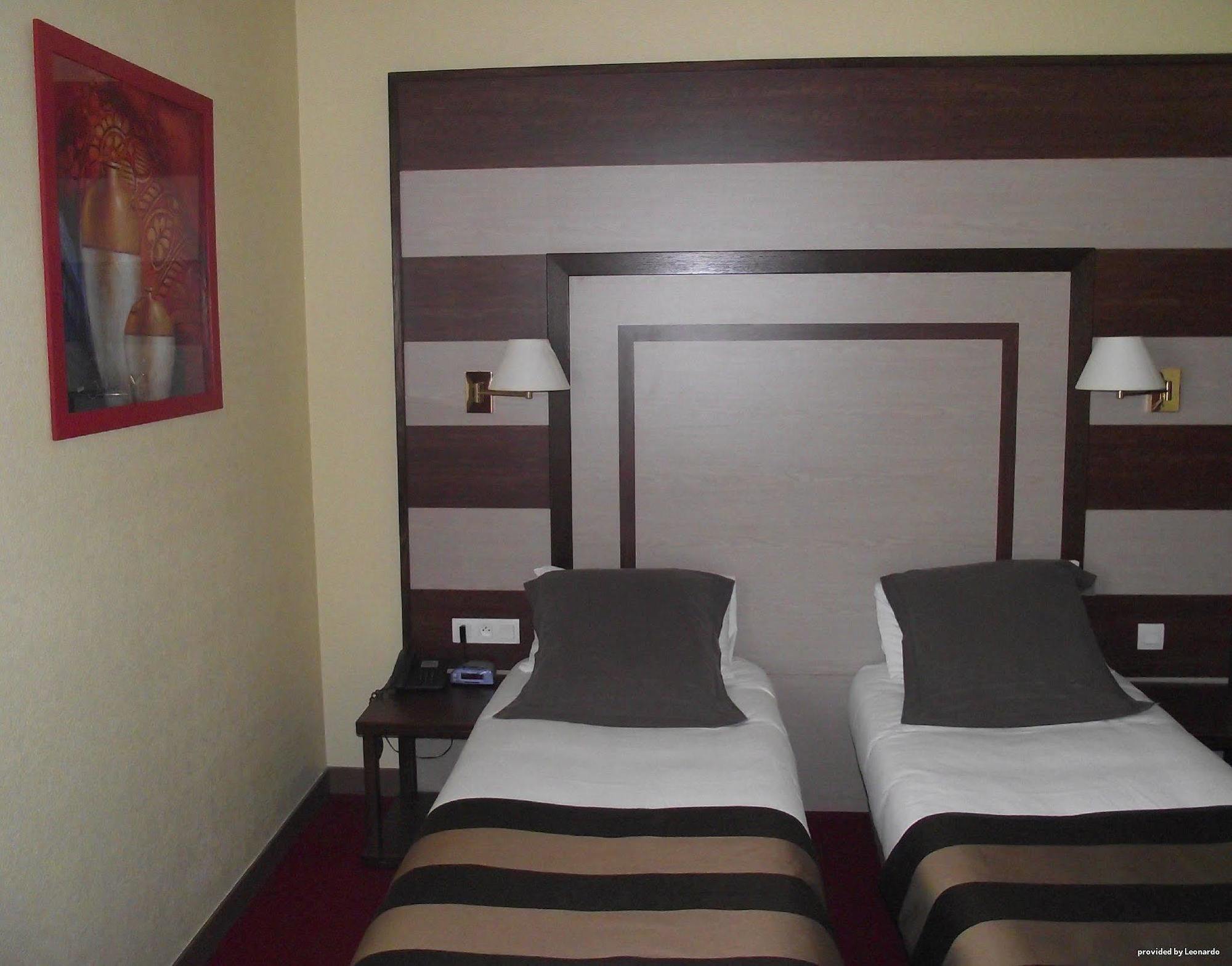 Best Western Hotel De Paris Laval  Szoba fotó